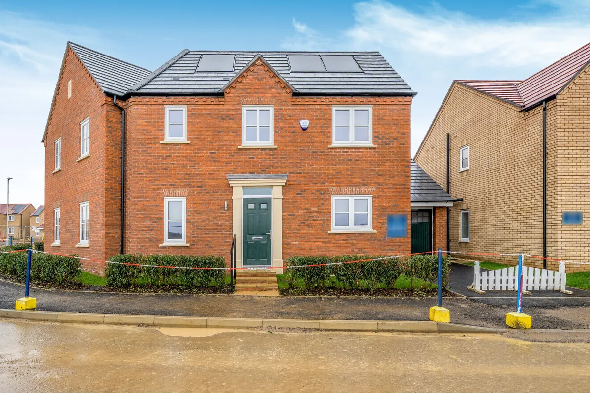 Kingfisher Drive, Northampton, Upton