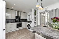 Salisbury Mews, Tingley, WAKEFIELD