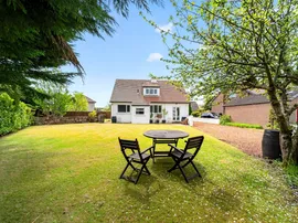 Broomfield Avenue, Newton Mearns, Glasgow thumb 2
