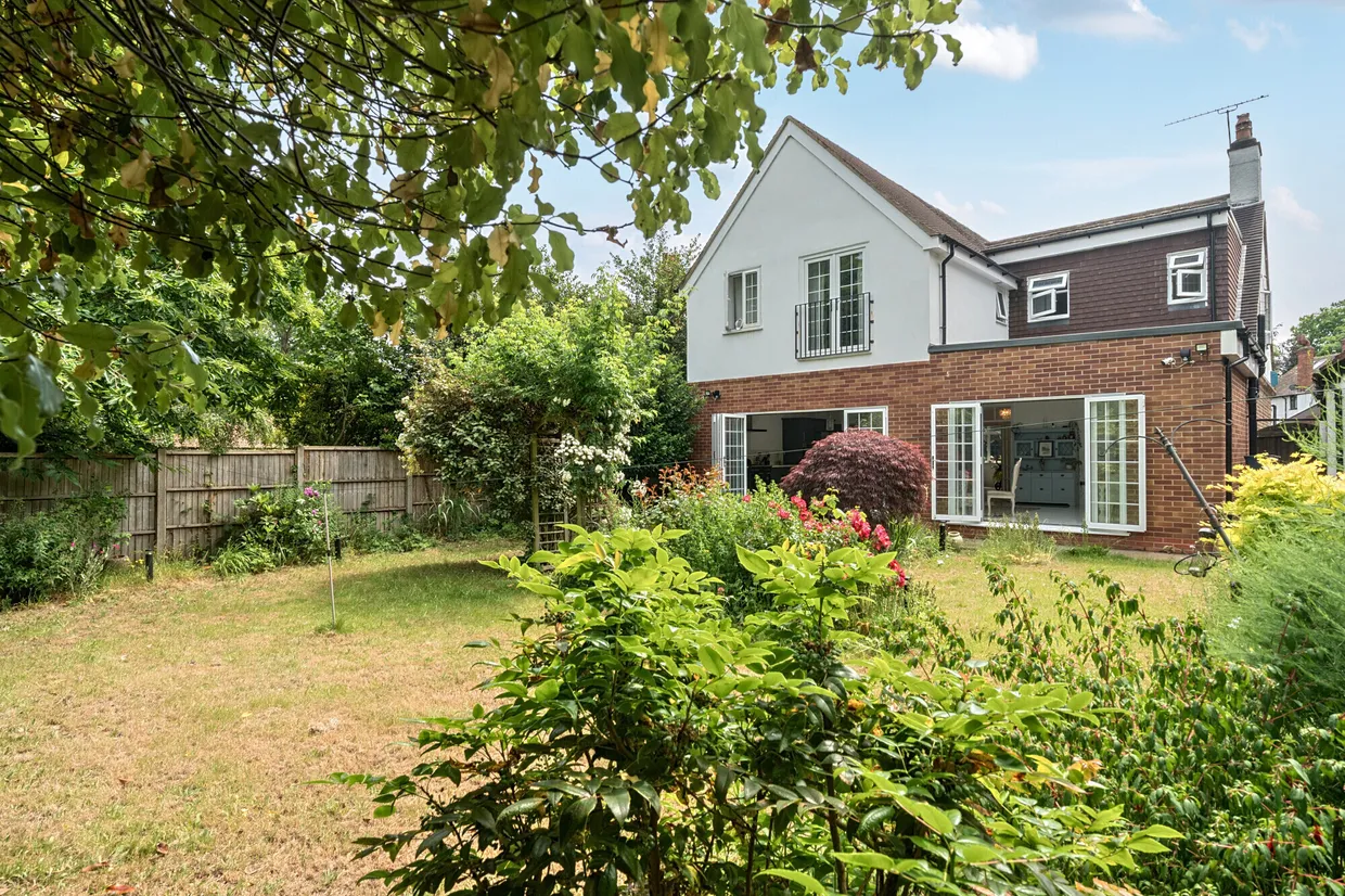 Waverley Road, Farnborough, GU14 photo 4