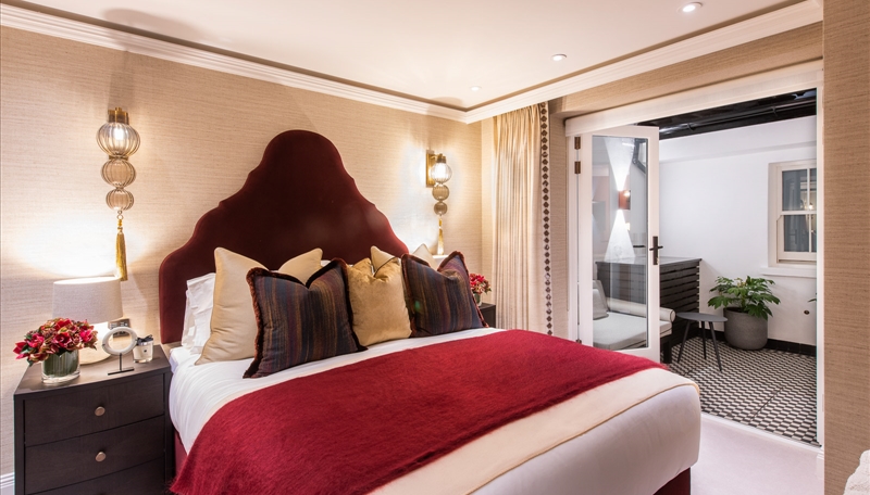 Ground Floor Three Bedroom Apartment To Let - Kensington, W8 Image 7