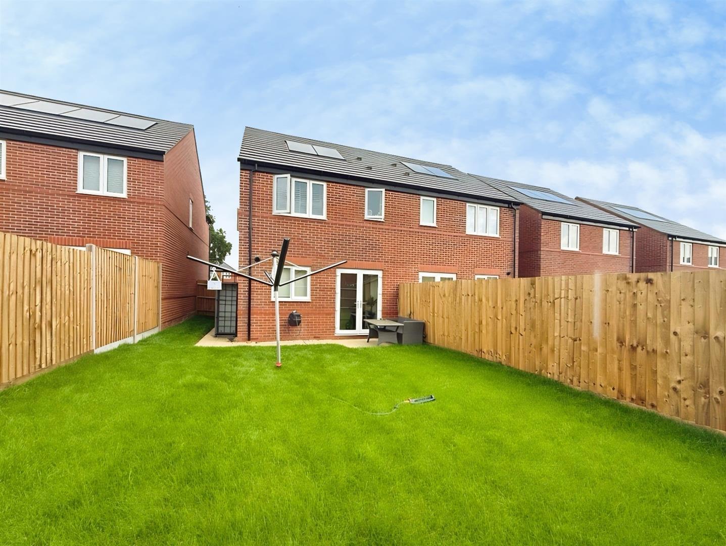 Topaz Gardens, Newhall, Swadlincote Image 17