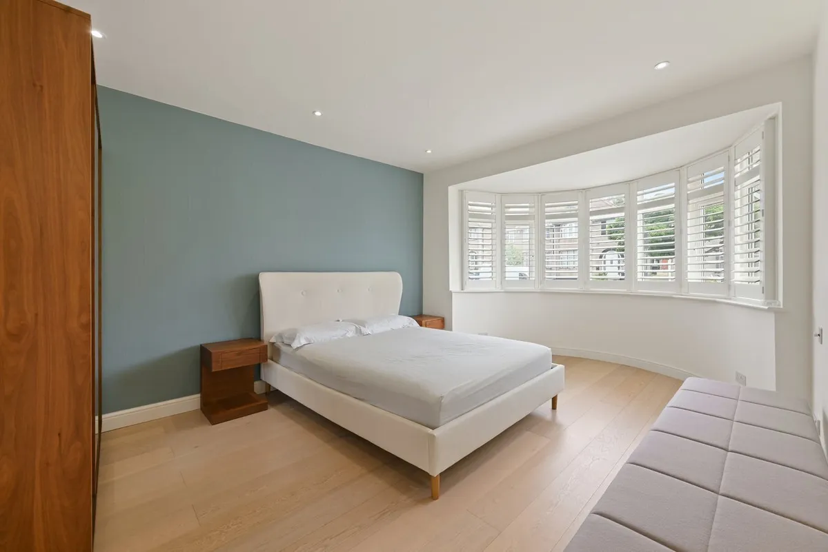 Randall Avenue, London, NW2