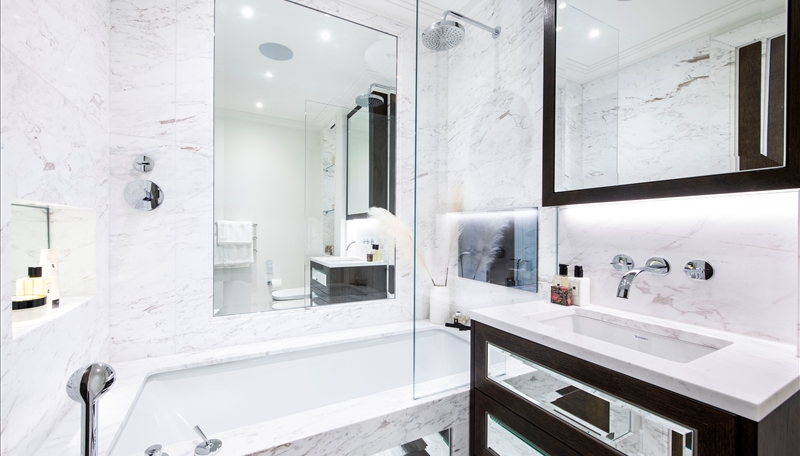 Third Floor Two Bedroom Apartment To Let, Kensington, W8 Image 7