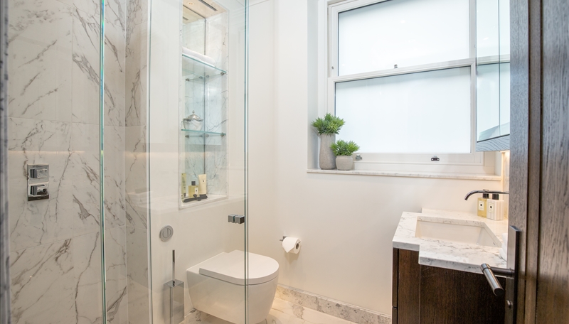 Third Floor Two Bedroom Apartment To Let, Kensington, W8 Image 8