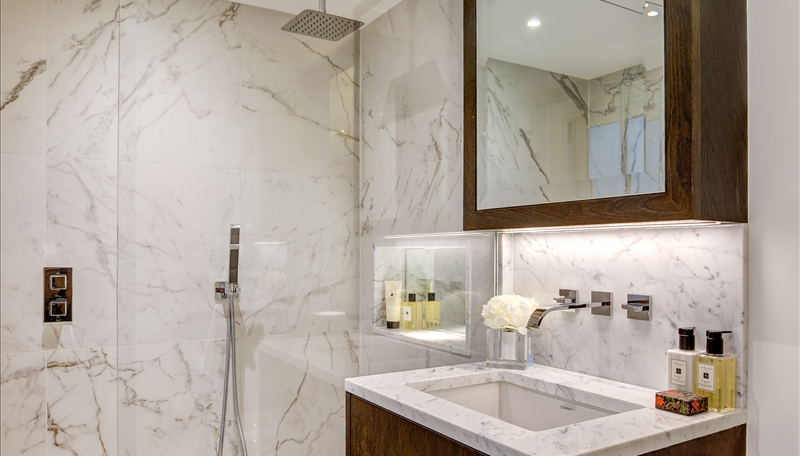 Third Floor Two Bedroom Apartment To Let, Kensington, W8 Image 9