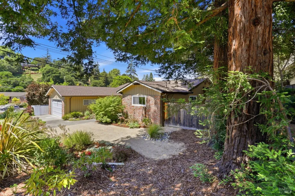 3 Tilden Dr, Novato, CA 94947