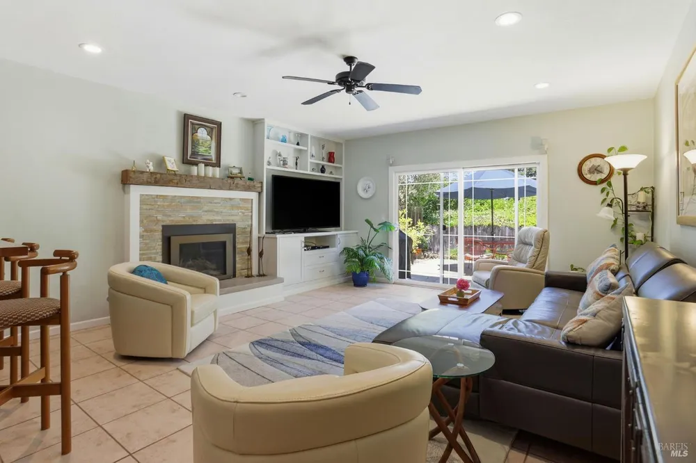 3 Tilden Dr, Novato, CA 94947