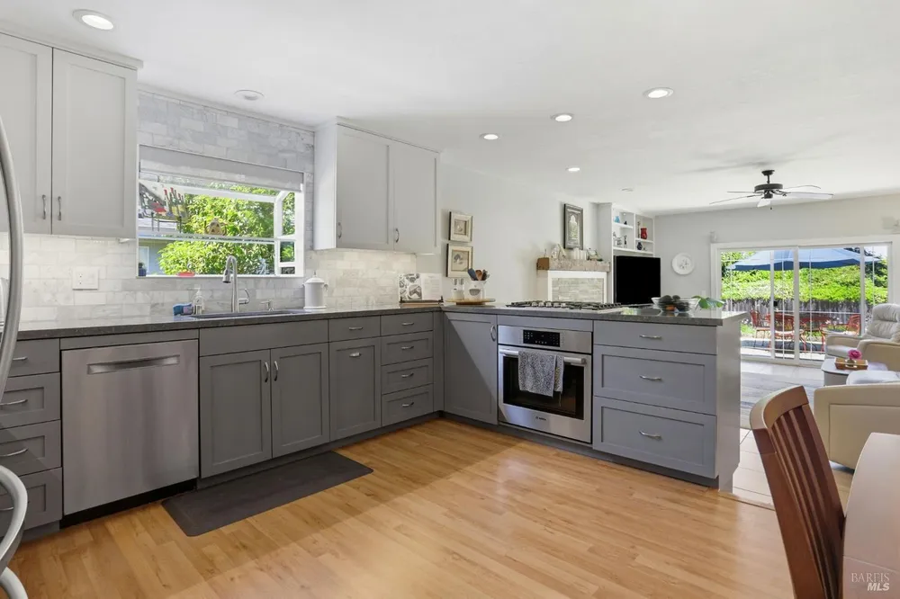 3 Tilden Dr, Novato, CA 94947