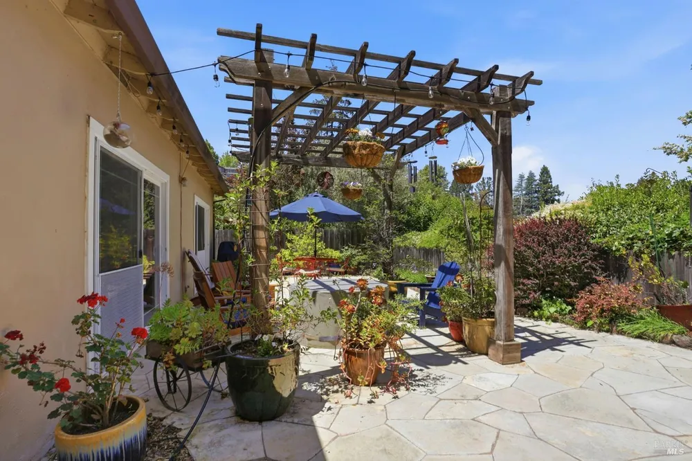 3 Tilden Dr, Novato, CA 94947