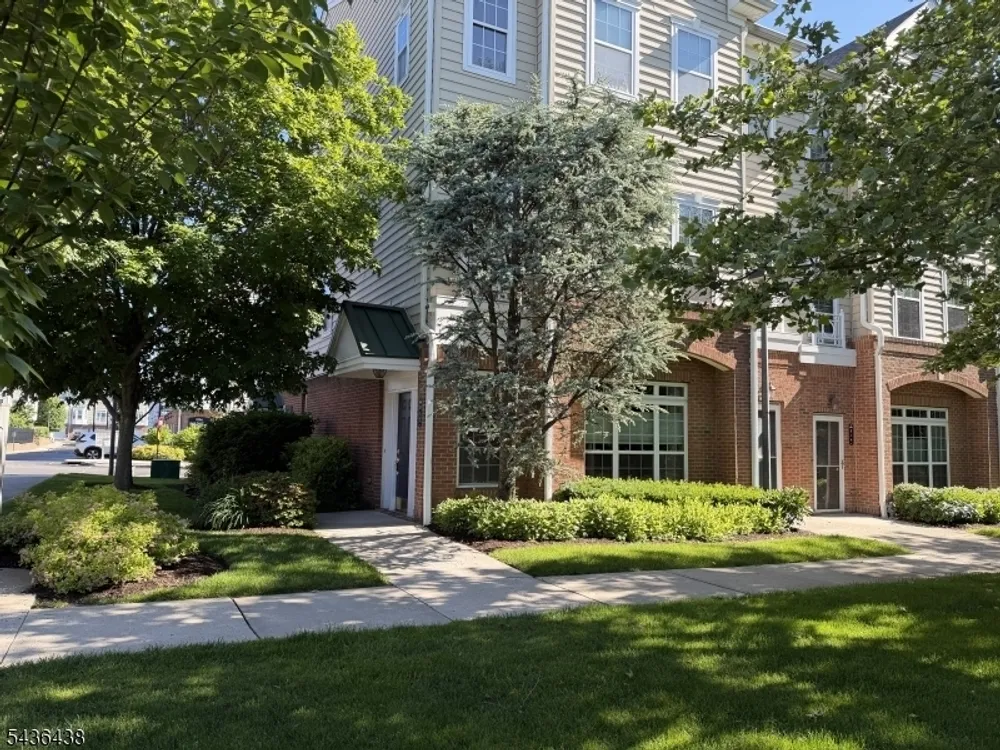 815 Deluca Rd, Belleville, NJ 07109
