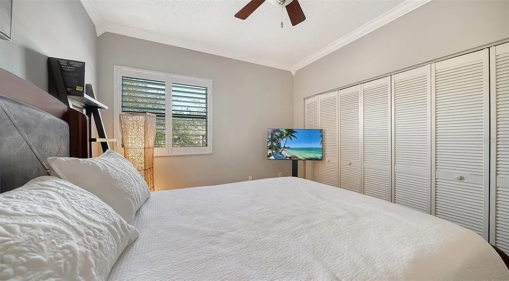 5260 Heron Way, Sarasota, FL 34231