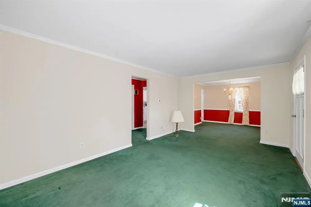 229 Cedar Ln, River Vale, NJ 07675
