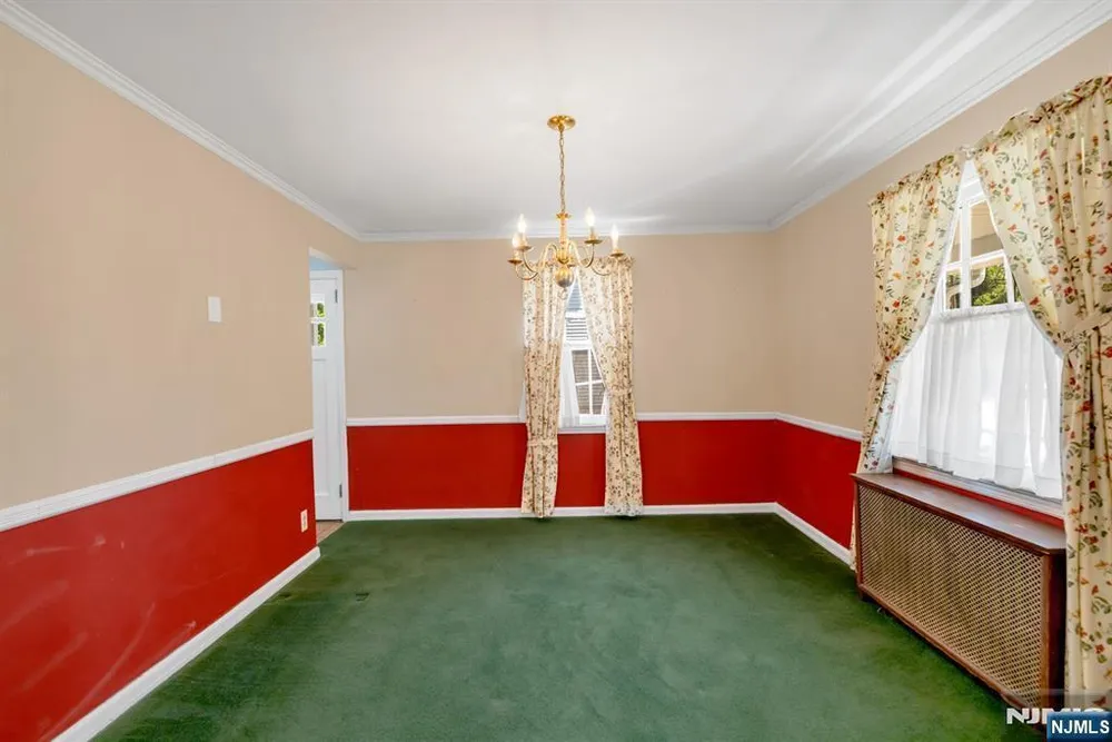 229 Cedar Ln, River Vale, NJ 07675