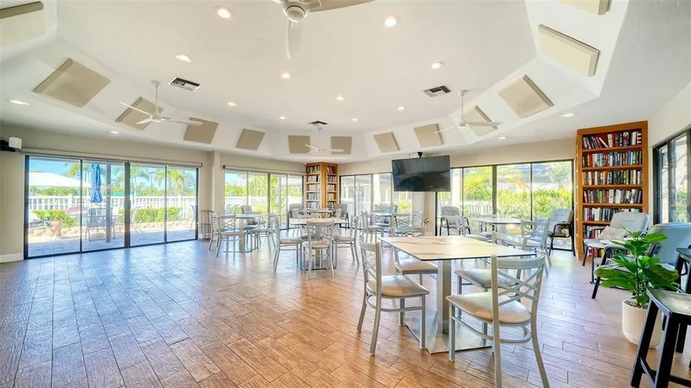 5260 Heron Way, Sarasota, FL 34231