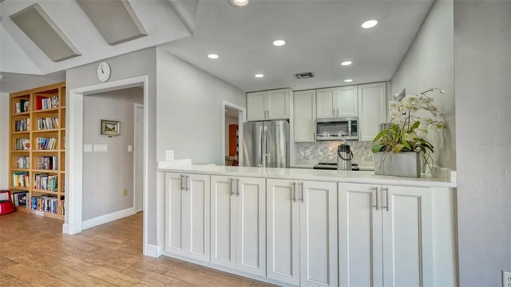 5260 Heron Way, Sarasota, FL 34231