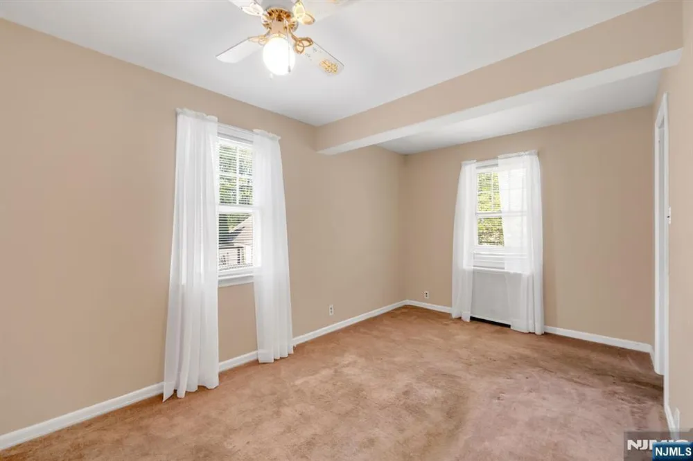 229 Cedar Ln, River Vale, NJ 07675