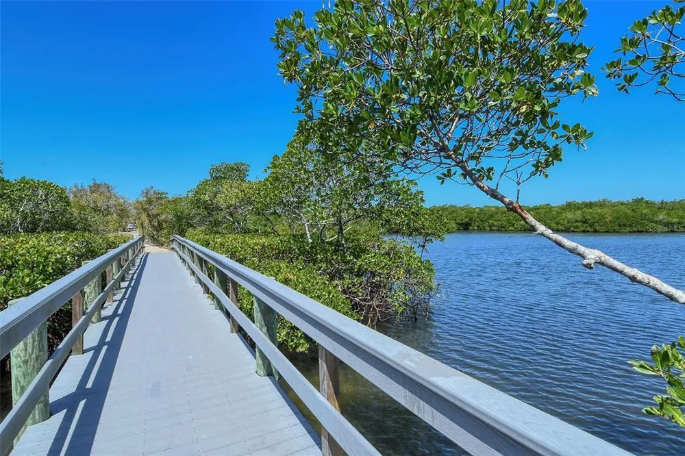 5260 Heron Way, Sarasota, FL 34231