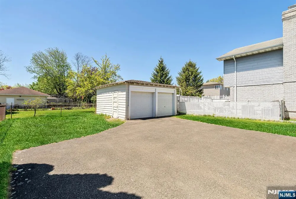 54 Gall Ave, Elmwood Park, NJ 07407