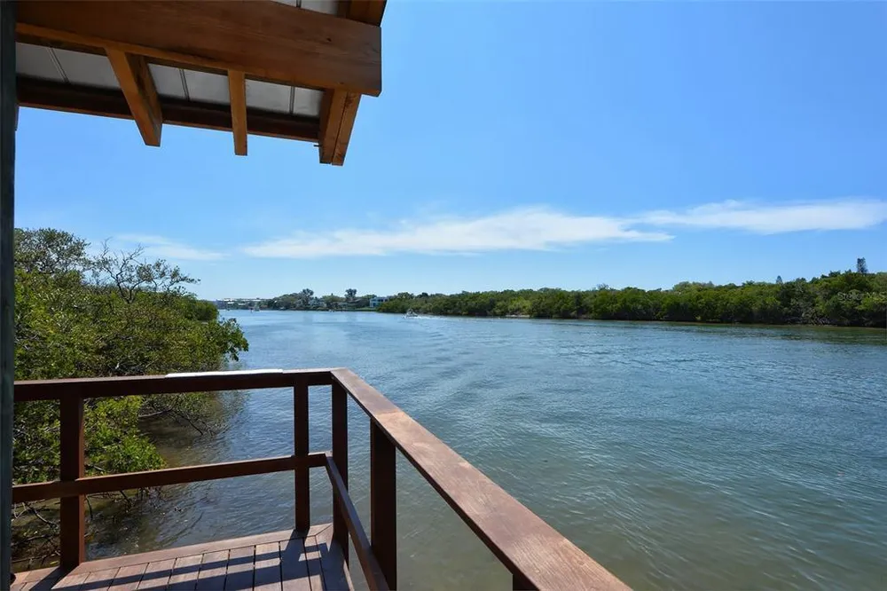 5260 Heron Way, Sarasota, FL 34231