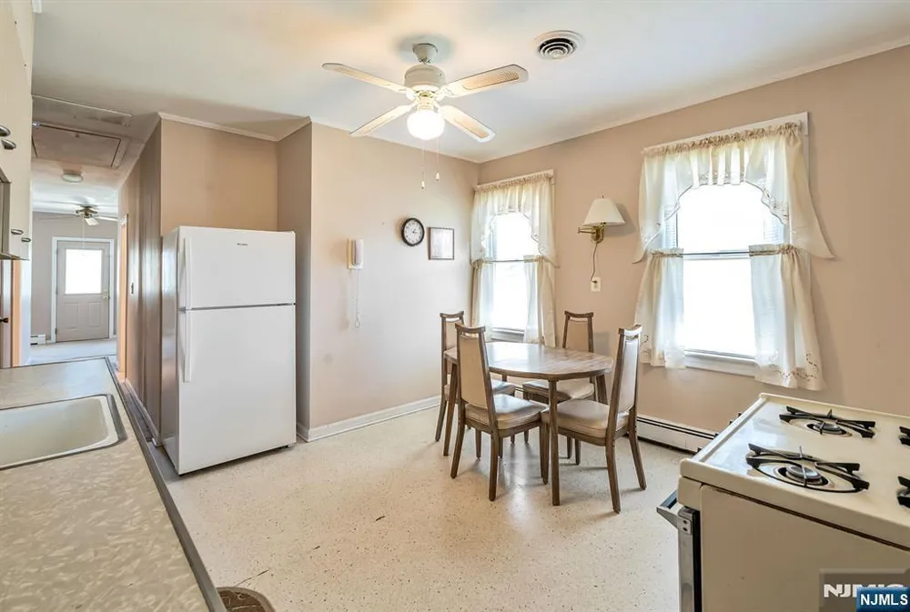54 Gall Ave, Elmwood Park, NJ 07407