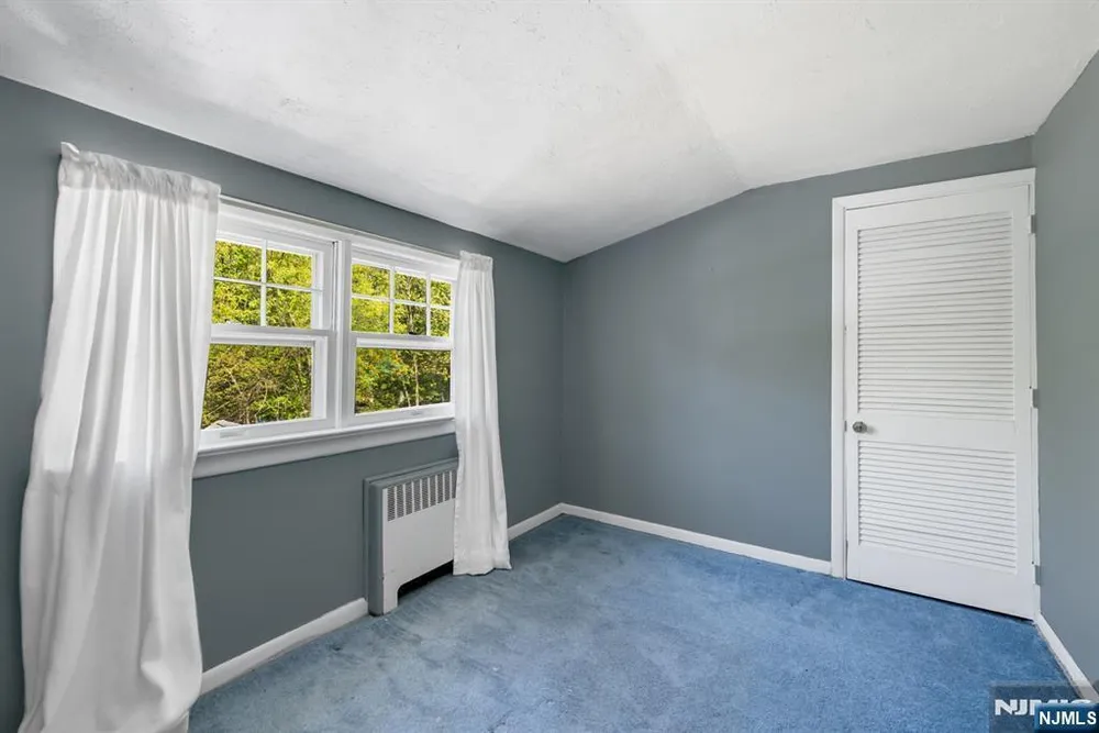 229 Cedar Ln, River Vale, NJ 07675