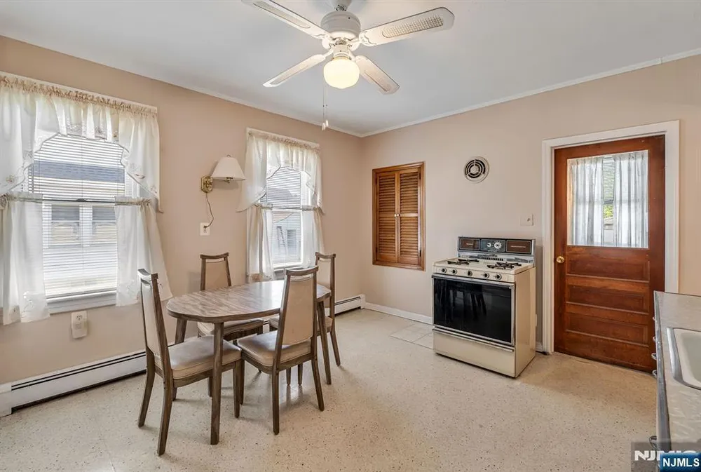 54 Gall Ave, Elmwood Park, NJ 07407