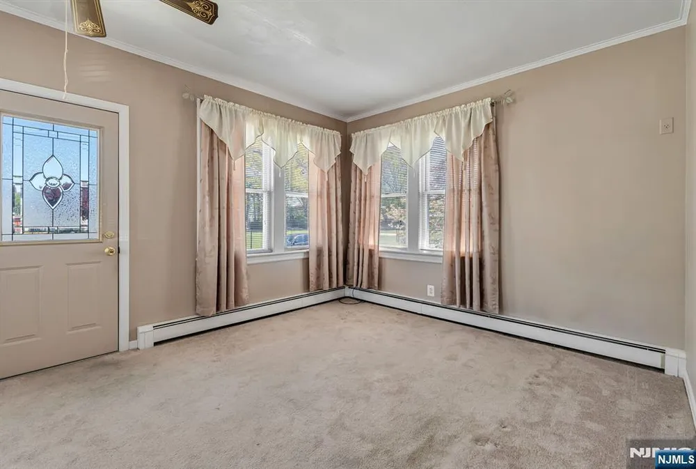 54 Gall Ave, Elmwood Park, NJ 07407