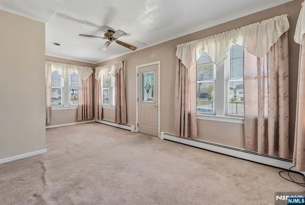 54 Gall Ave, Elmwood Park, NJ 07407
