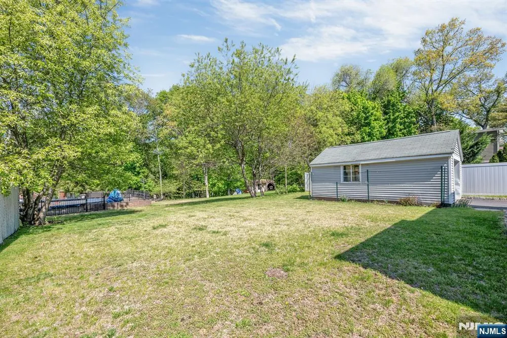 229 Cedar Ln, River Vale, NJ 07675