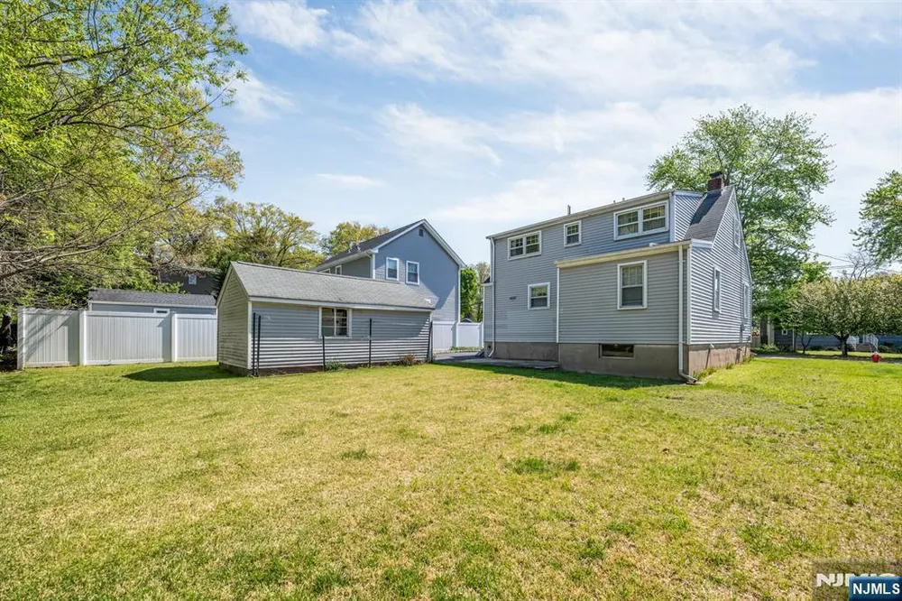 229 Cedar Ln, River Vale, NJ 07675