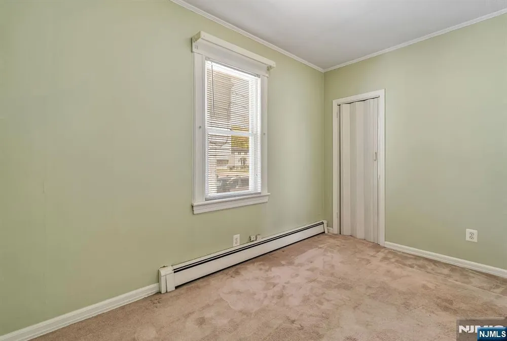 54 Gall Ave, Elmwood Park, NJ 07407