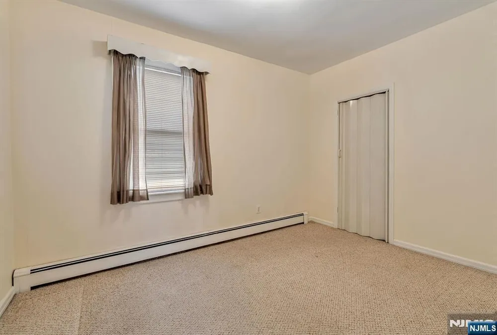 54 Gall Ave, Elmwood Park, NJ 07407
