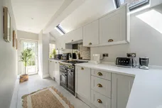 White House Close, Wooburn Green, HP10 photo 2