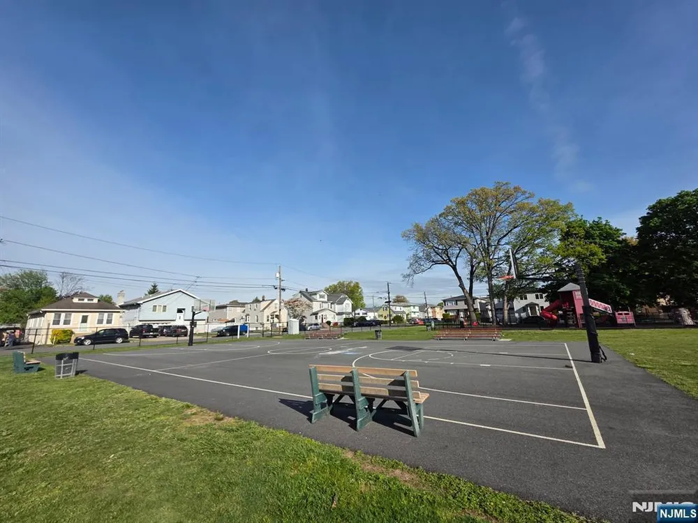 54 Gall Ave, Elmwood Park, NJ 07407