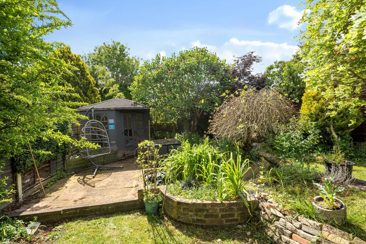 White House Close, Wooburn Green, HP10 photo 10