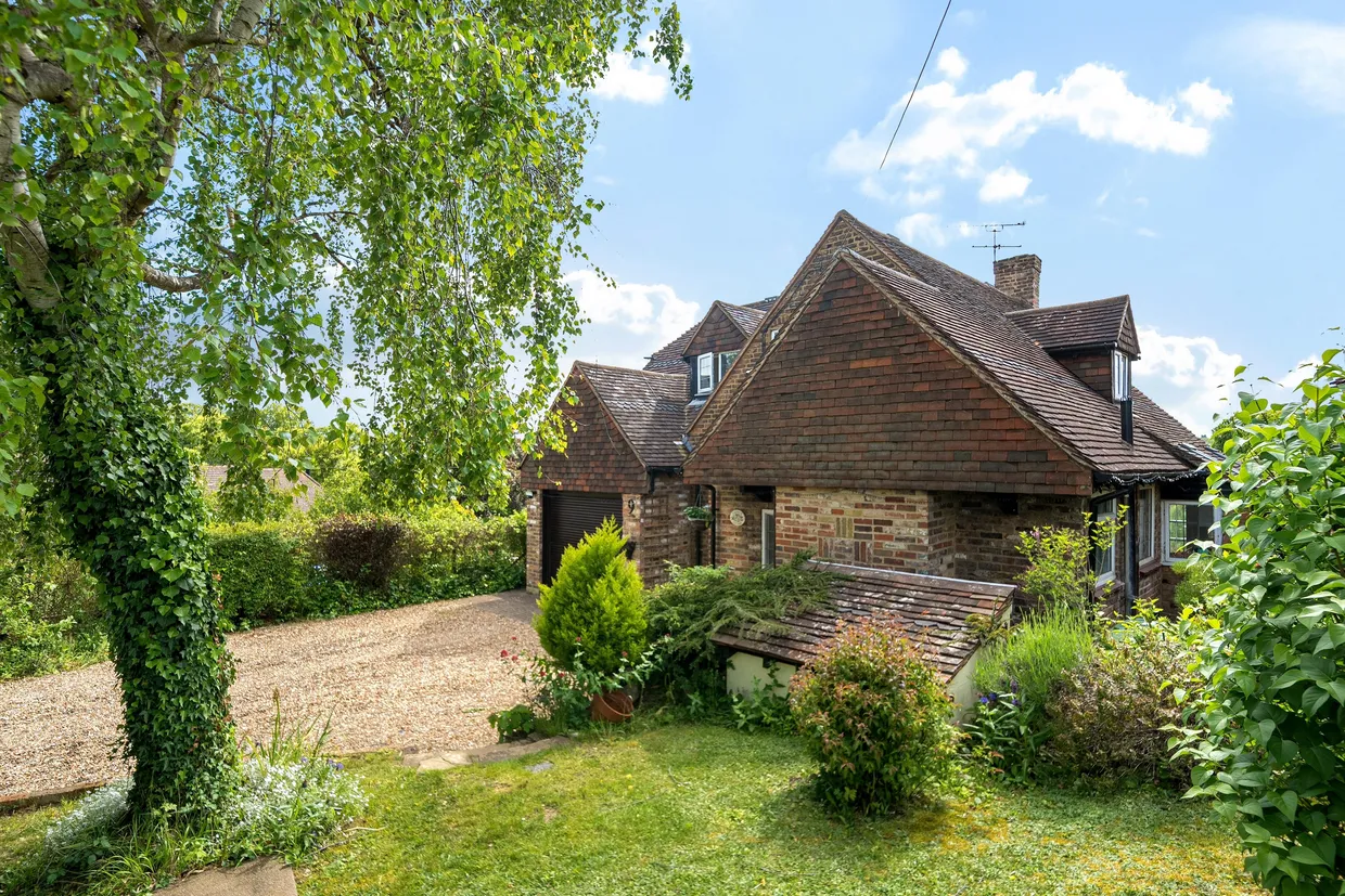 White House Close, Wooburn Green, HP10 photo 11