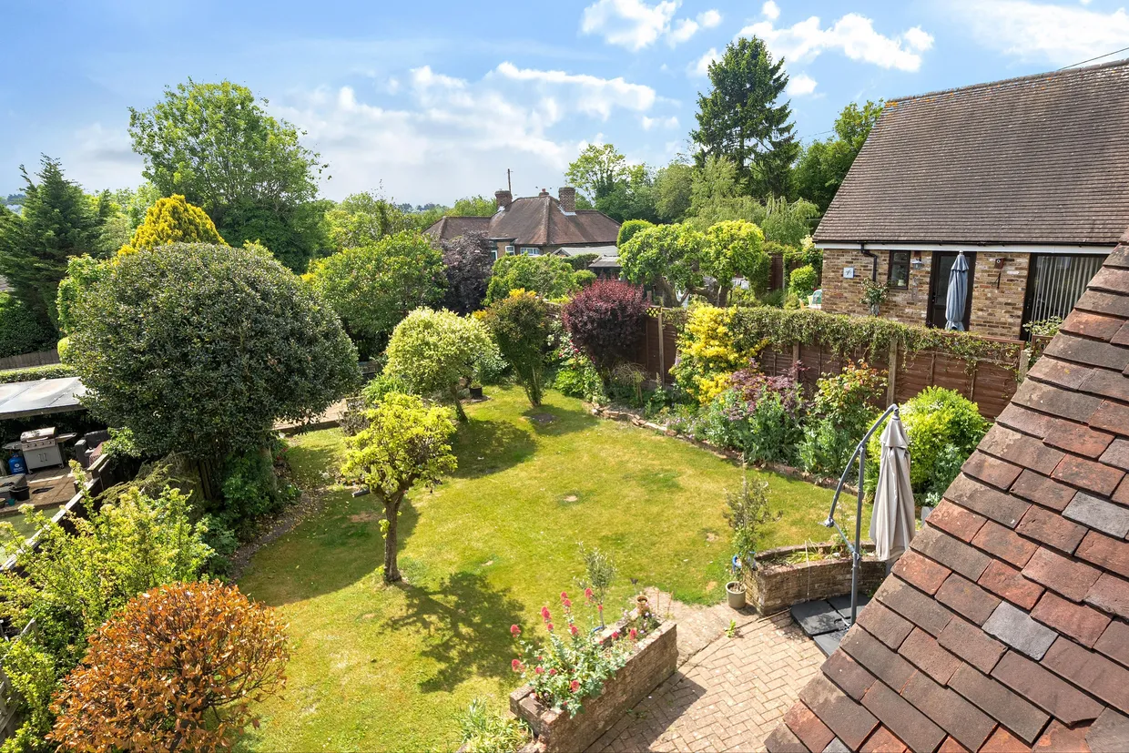 White House Close, Wooburn Green, HP10 photo 15