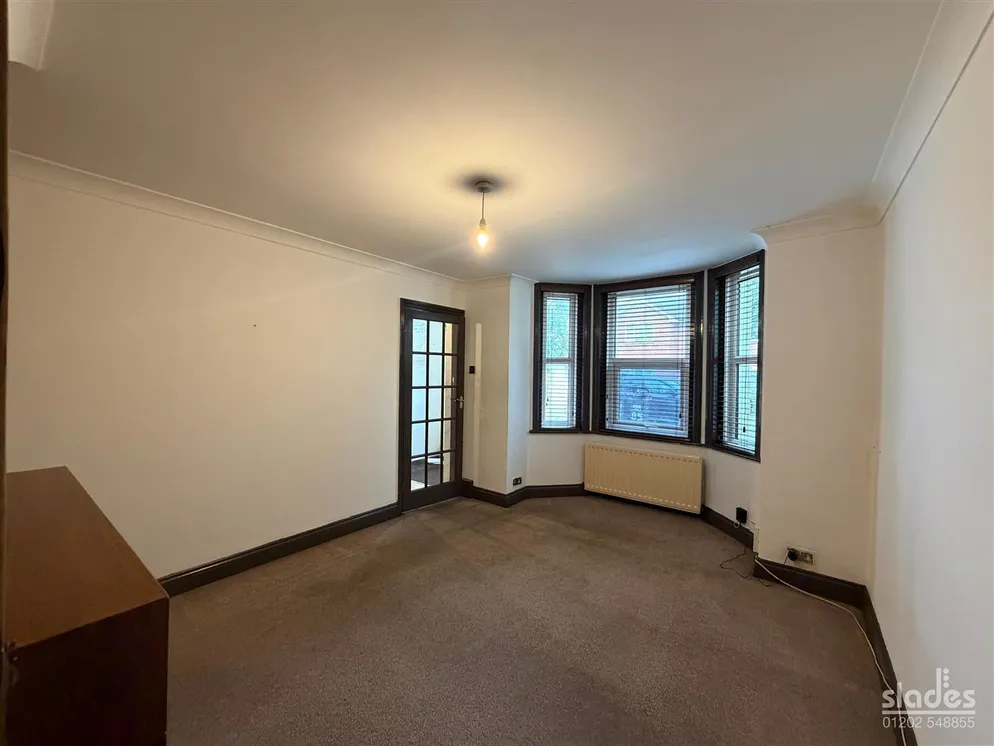 Property carousel item 4