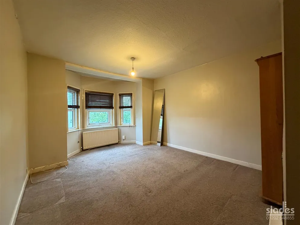 Property carousel item 8