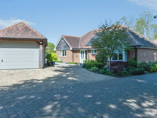 Main Road, Sandleheath, Fordingbridgephoto