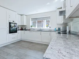 Main Road, Sandleheath, Fordingbridge thumb 3