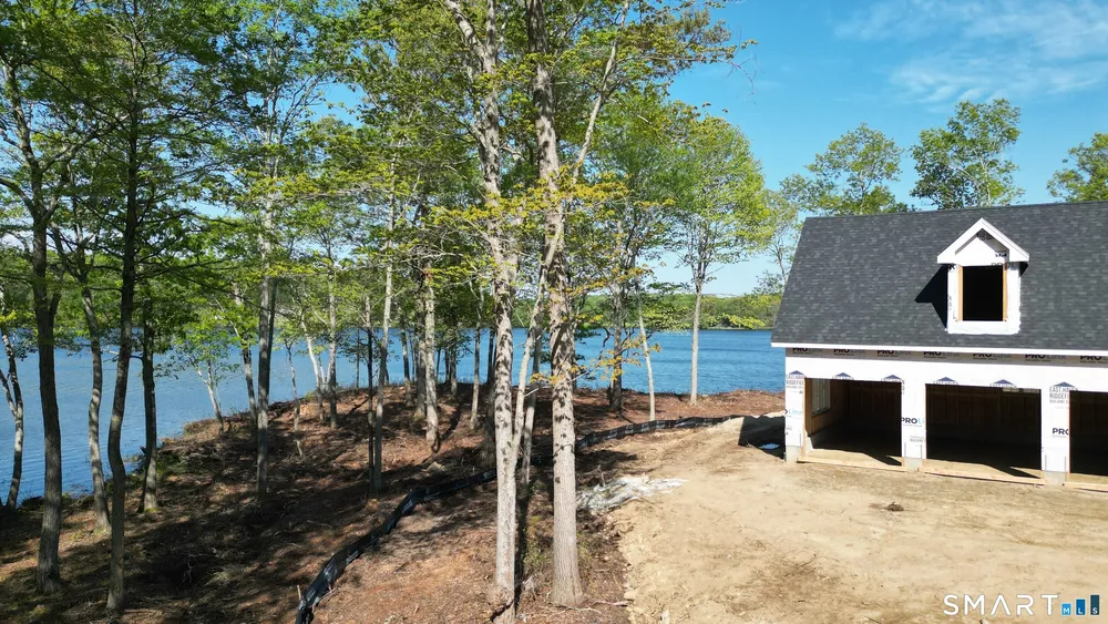 60 Heritage Rd, East Lyme, CT 06333