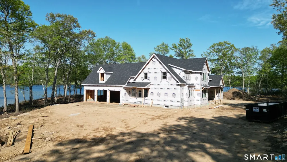 60 Heritage Rd, East Lyme, CT 06333