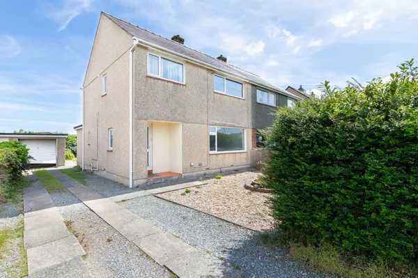 Maes Mawr, Penrhosgarnedd, Bangor, LL57