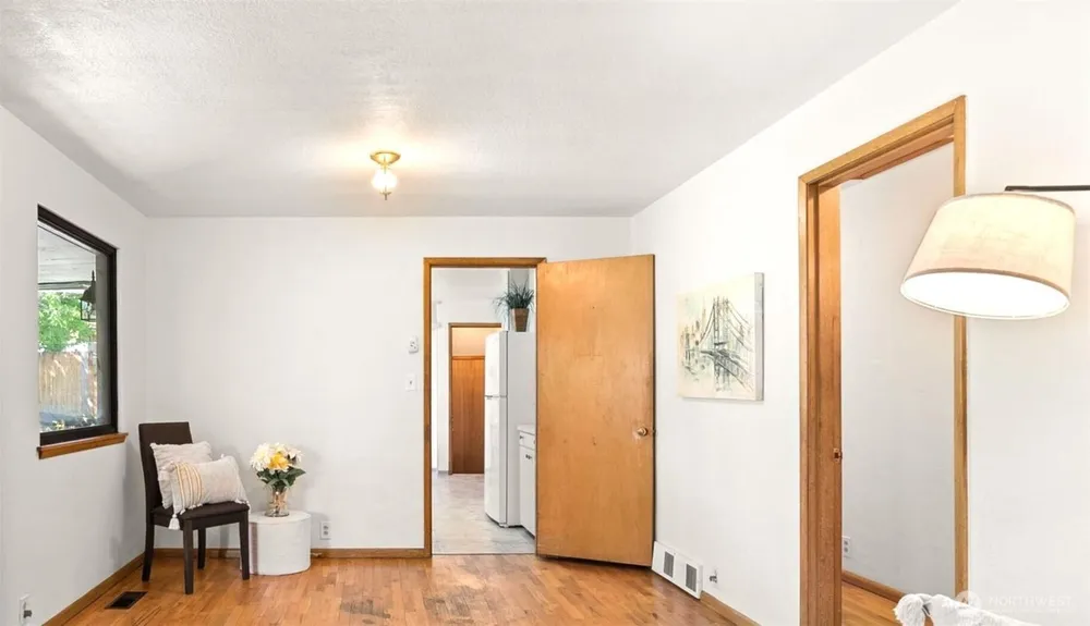 2426 S 142nd St, SeaTac, WA 98168