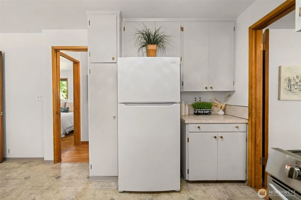 2426 S 142nd St, SeaTac, WA 98168