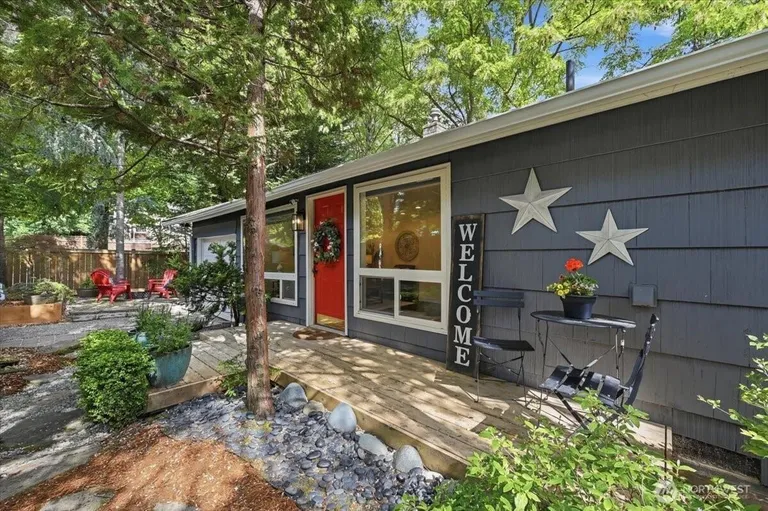 2804 EAST HOWELL STREET, Seattle, WA 98122