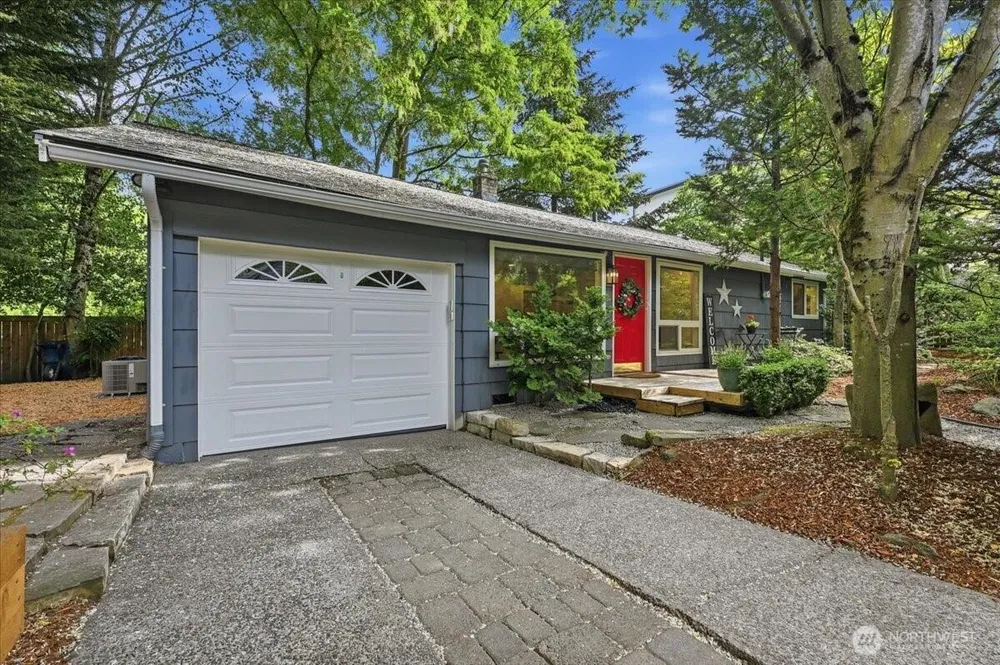 2804 EAST HOWELL STREET, Seattle, WA 98122