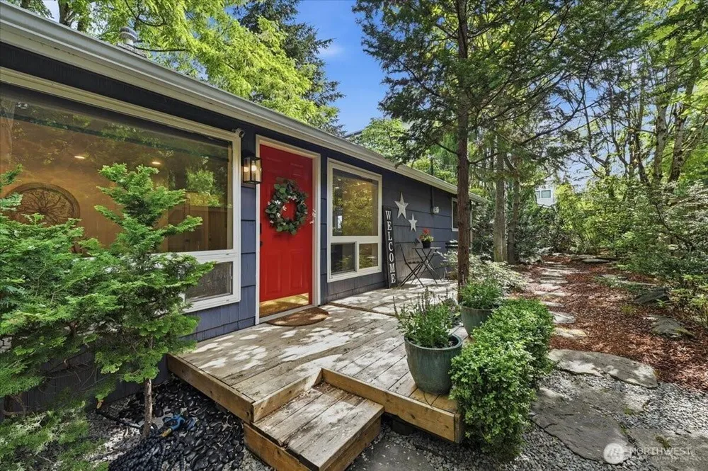 2804 EAST HOWELL STREET, Seattle, WA 98122